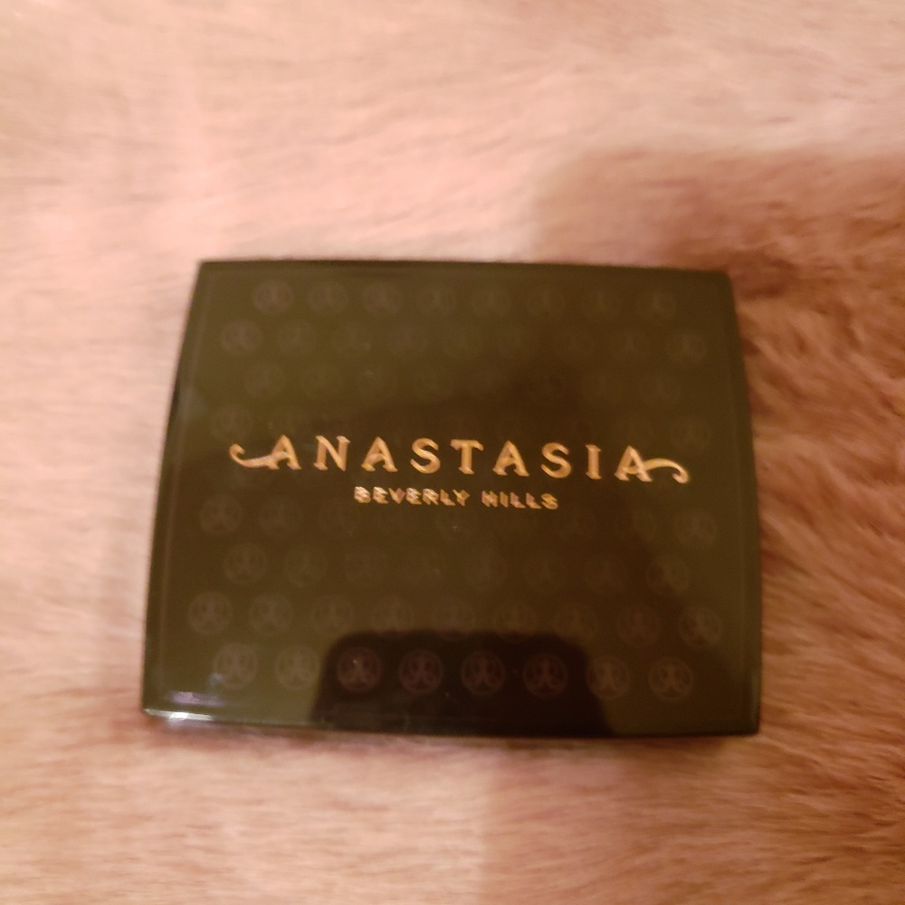 Anastasia Beverly Hills blush trio